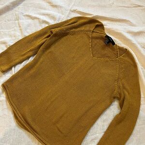 Forever 21 V-Neck Sweater in Mustard Yellow
